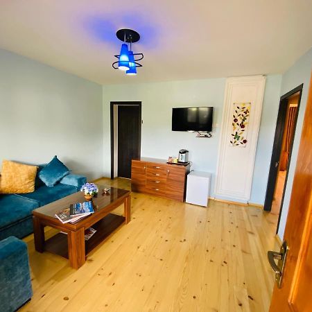 Guesthouse Alpenrose メスティア エクステリア 写真