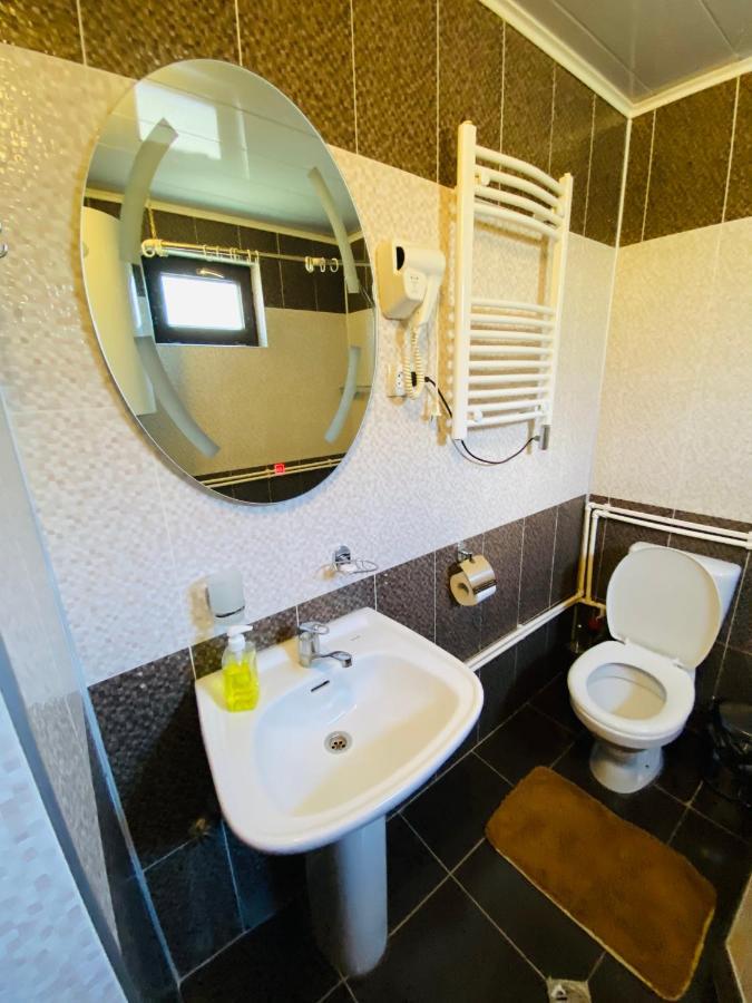 Guesthouse Alpenrose メスティア エクステリア 写真
