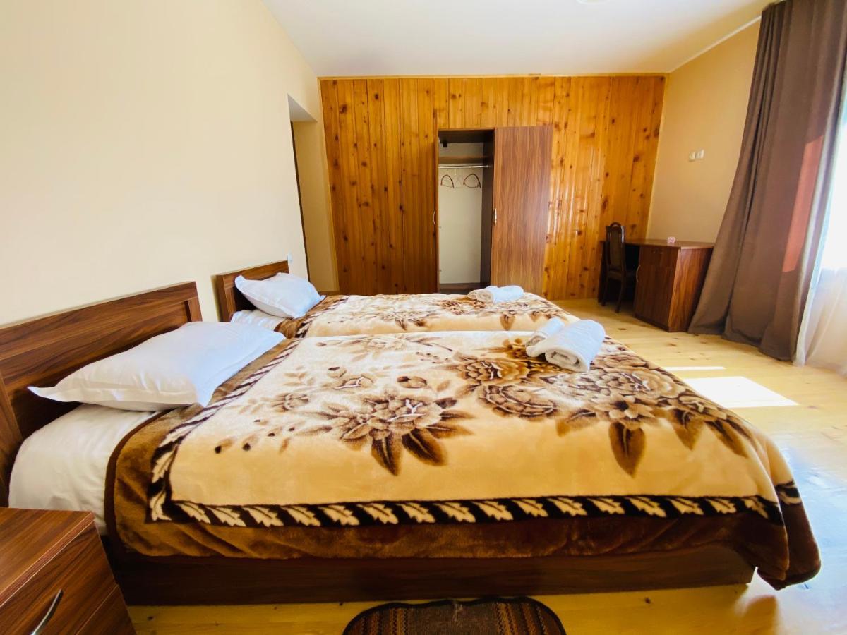 Guesthouse Alpenrose メスティア エクステリア 写真