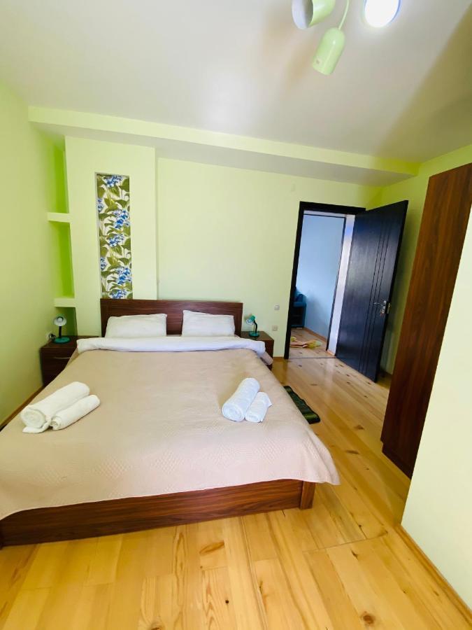 Guesthouse Alpenrose メスティア エクステリア 写真