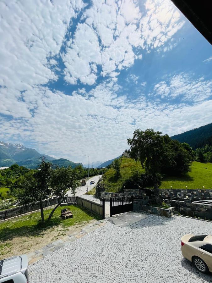 Guesthouse Alpenrose メスティア エクステリア 写真