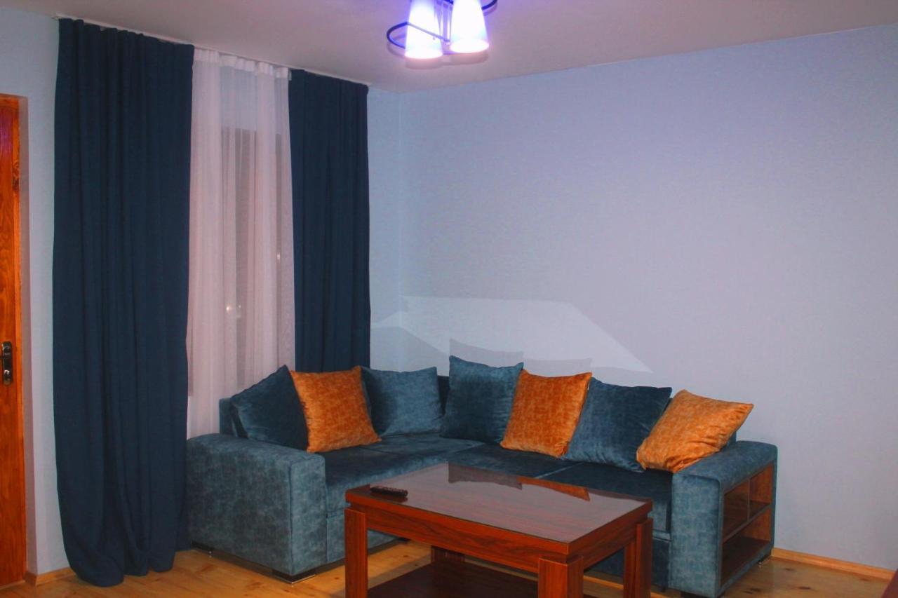 Guesthouse Alpenrose メスティア エクステリア 写真