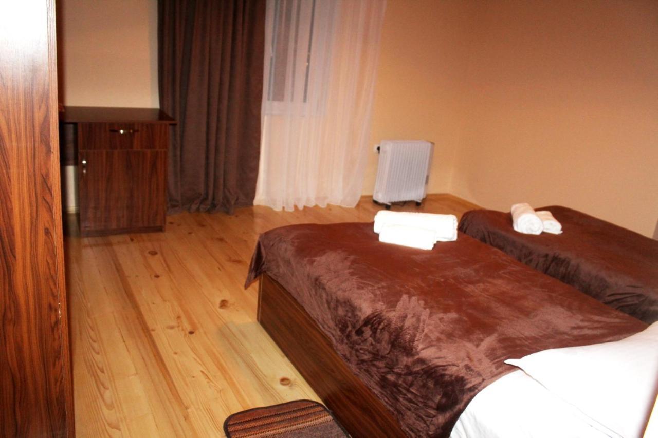 Guesthouse Alpenrose メスティア エクステリア 写真