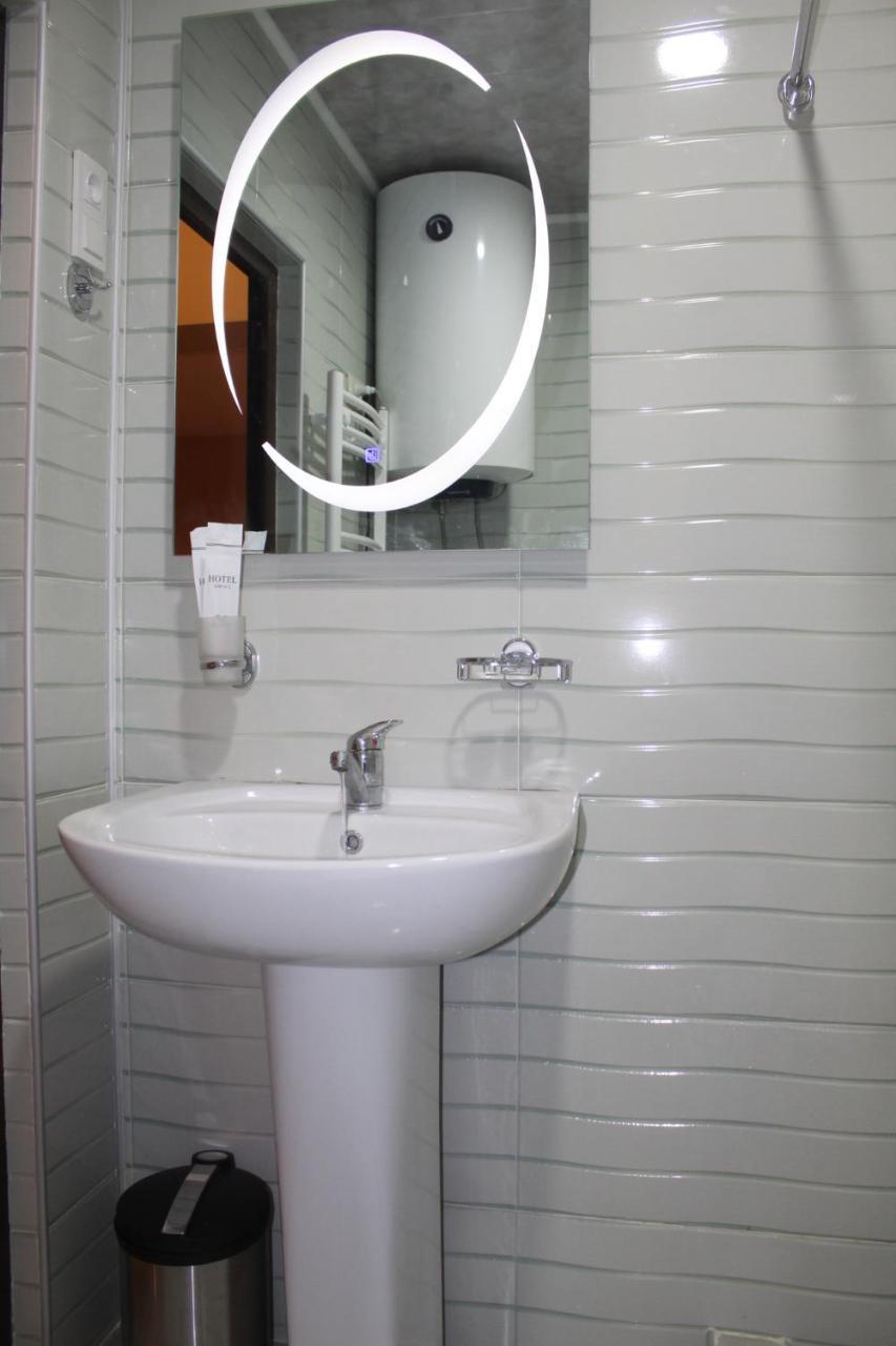 Guesthouse Alpenrose メスティア エクステリア 写真