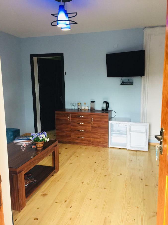 Guesthouse Alpenrose メスティア エクステリア 写真