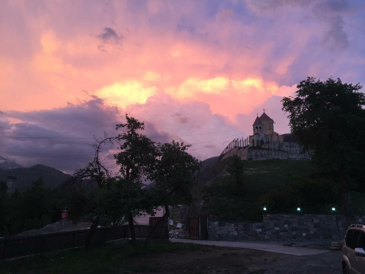 Guesthouse Alpenrose メスティア エクステリア 写真