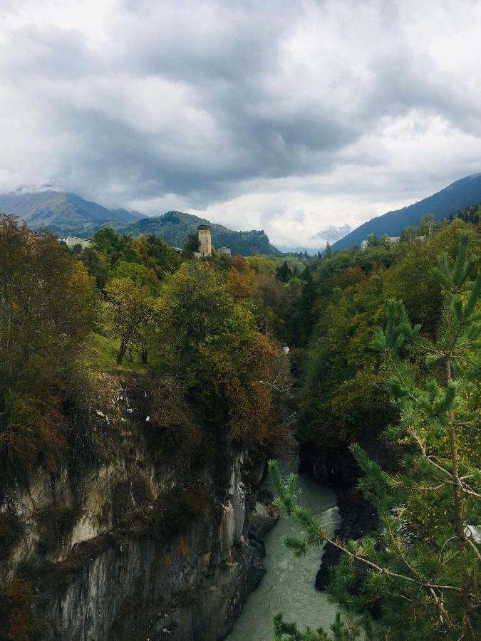 Guesthouse Alpenrose メスティア エクステリア 写真