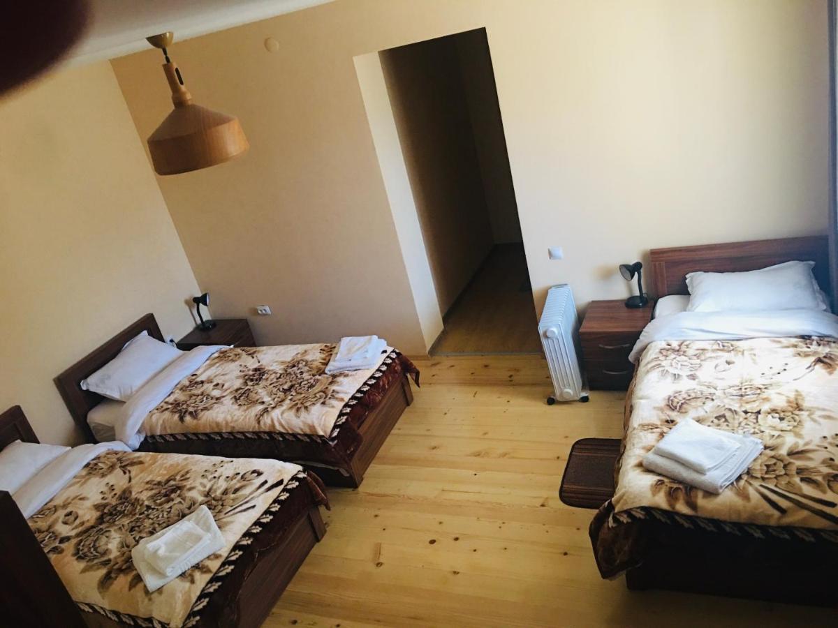 Guesthouse Alpenrose メスティア エクステリア 写真