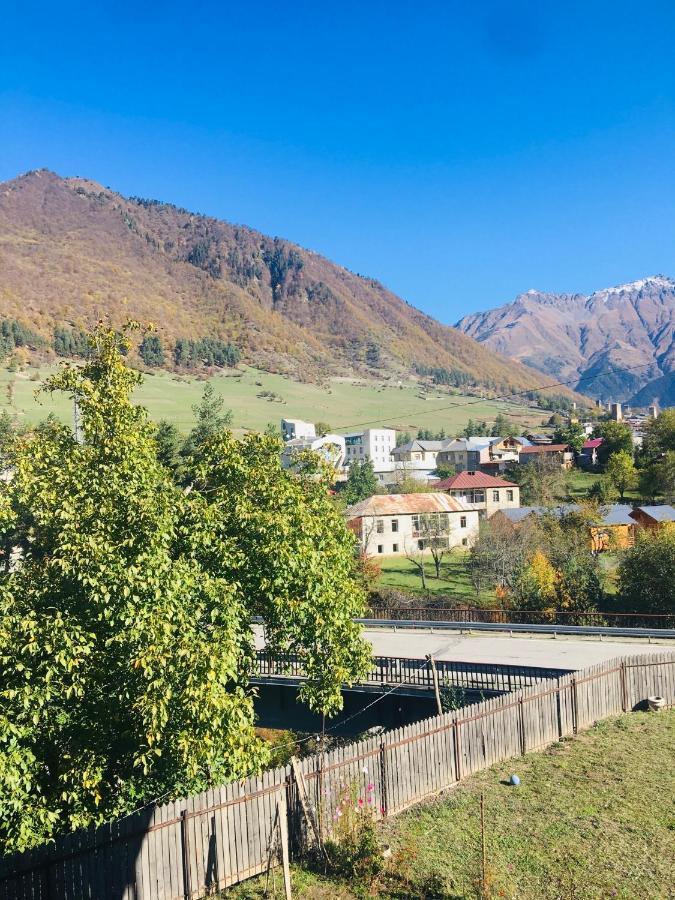 Guesthouse Alpenrose メスティア エクステリア 写真